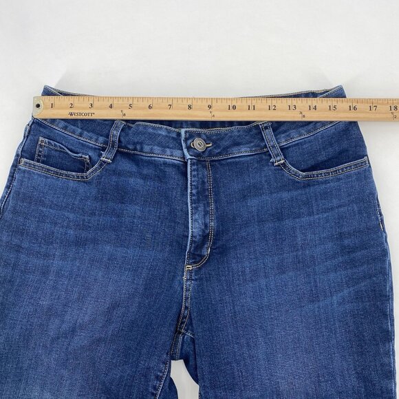 St Johns Bay Womens Size 16P Blue Cotton Blend Mid Rise Denim Capri Jeans - Picture 7 of 10